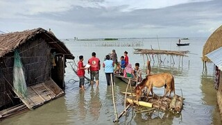 Dažde v Bangladéši spôsobujú záplavy, úrady evakuujú ľudí