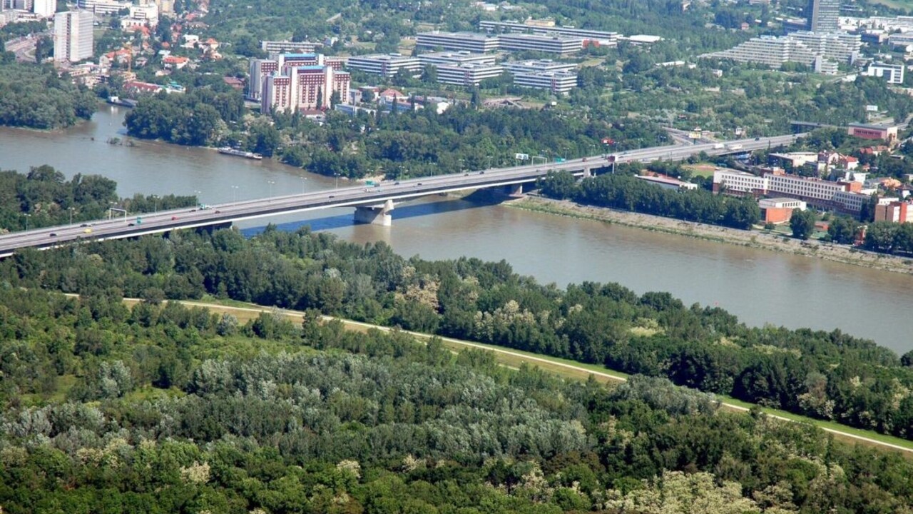 Jeden z bratislavských mostov získa ďalší jazdný pruh