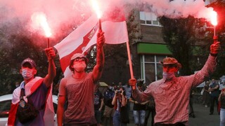 Bielorusko vyzývame na nové voľby, podľa Blahu je pravda inde