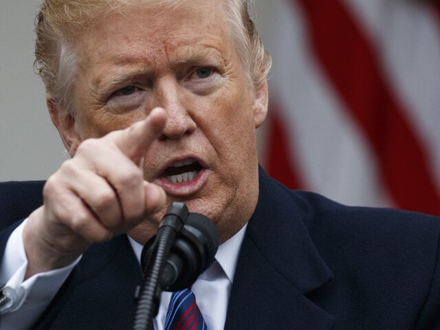 Hlasovanie poštou v USA. Požiadal o to Trump, sám to však kritizuje