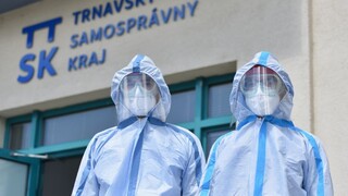 Sestry, vojaci či policajti. Pre prvú líniu vyčlenia 50 miliónov eur