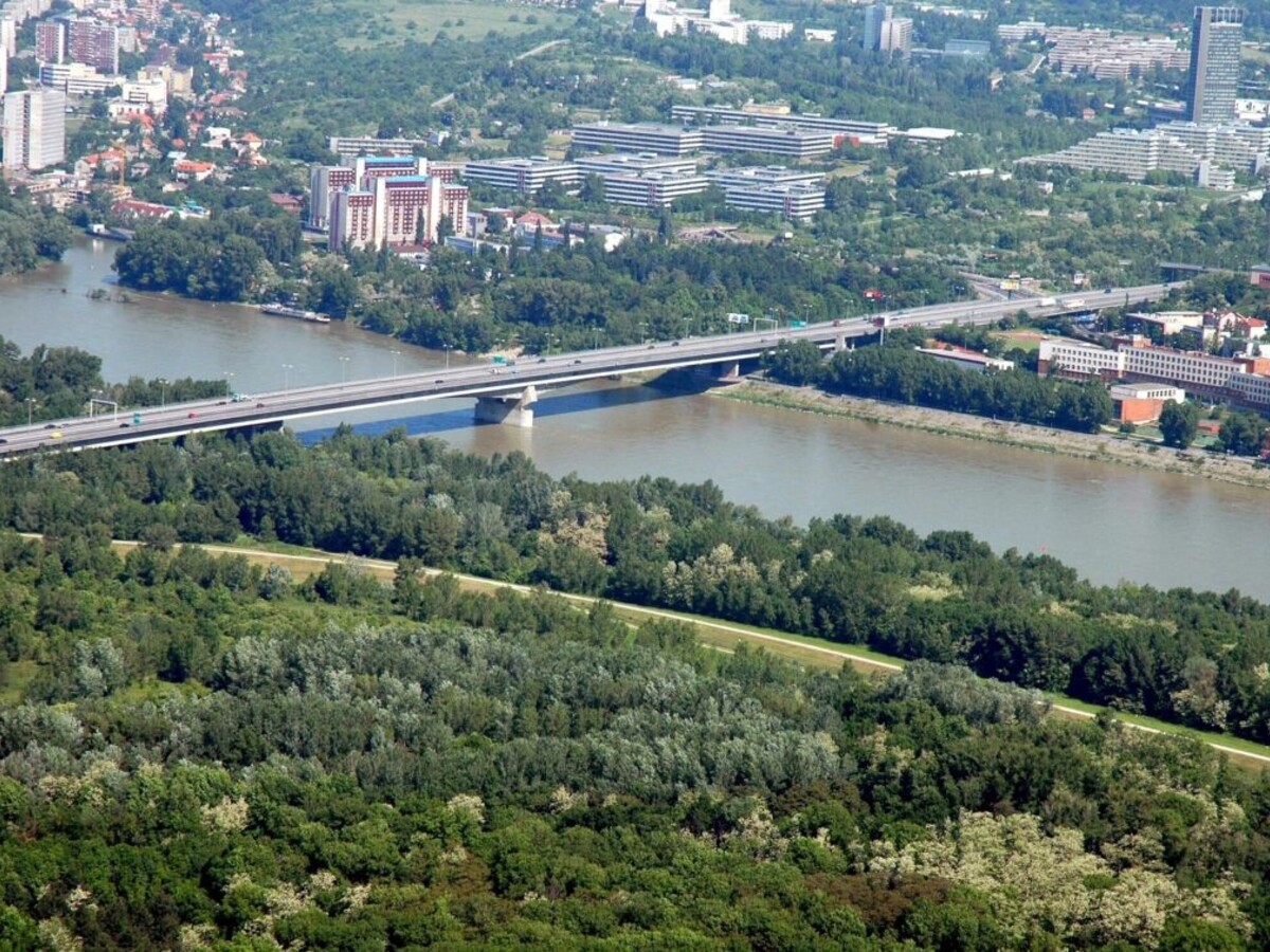 Lafranconi Most Dunaj Bratislava 1140px (TASR)