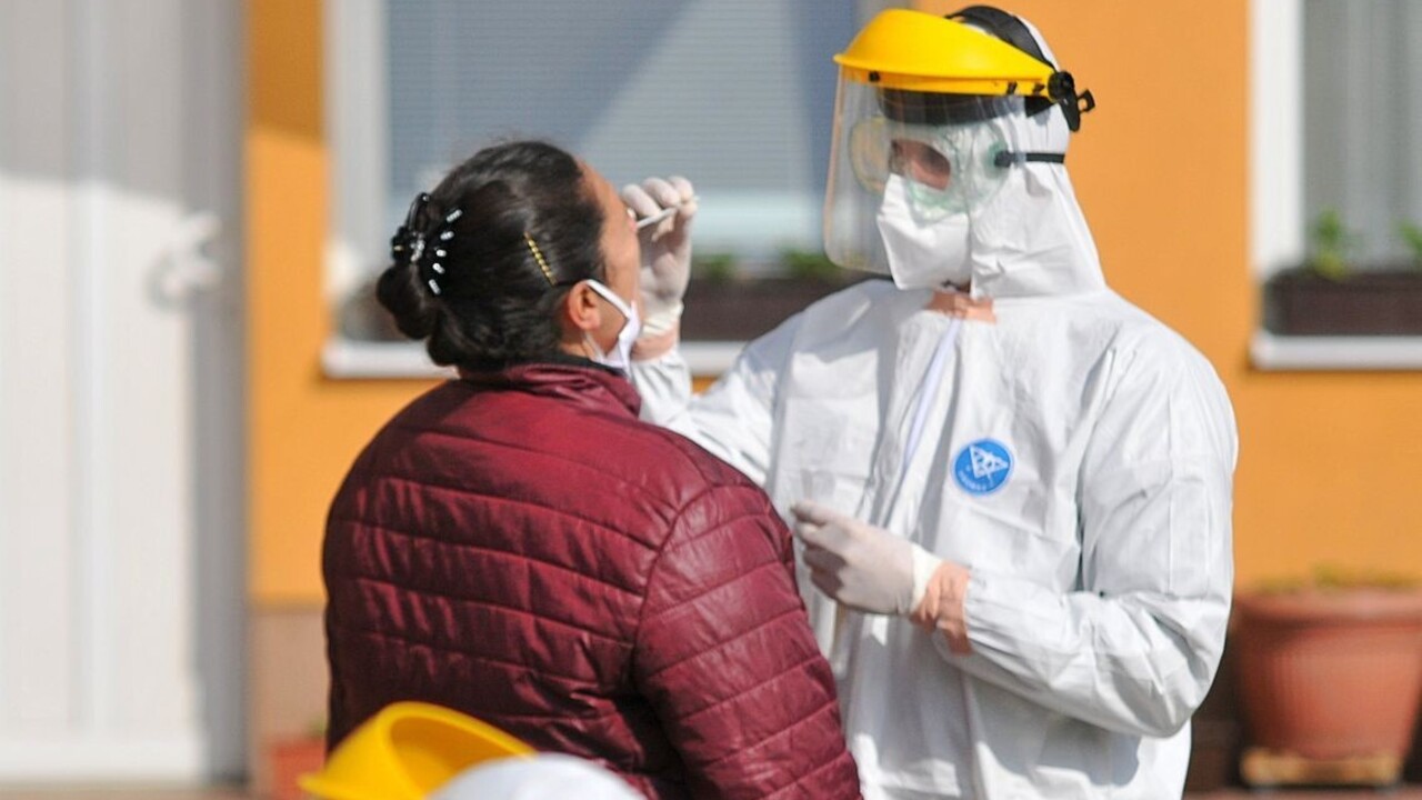 Opäť pribudli desiatky nakazených, spravili vyše tritisíc testov