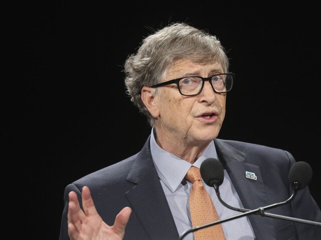 Gates pandémiu predpovedal. Prezradil, kedy podľa neho skončí