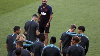 FC Barcelona mení trénera, Setiéna nahradí Koeman