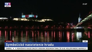 Nasvietenie Bratislavského hradu vo farbách bieloruskej vlajky