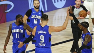 NBA: Bucks začali prehrou s Orlandom, nedarilo sa ani Lakers