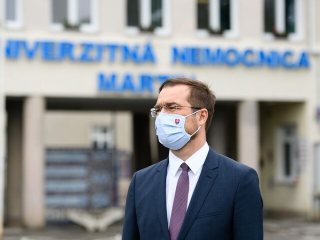 Minister zdravotníctva má zlé správy. Druhá vlna bude výraznejšia