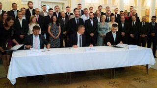 Maďarské strany podpísali v Komárne deklaráciu