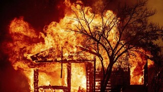 Kalifornia volá o pomoc. Požiare sú nezvládnuteľné