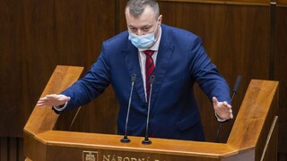 Krajniaka kritizujú za konflikt s odbormi. Budú ho odvolávať?