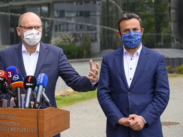 Ušetrili sme milióny, tvrdí šéf SŠHR. Problémom sú staré zmluvy