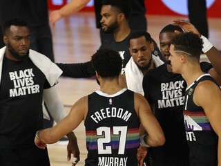 NBA: Denver odvrátil vypadnutie, Clippers sú krok od postupu