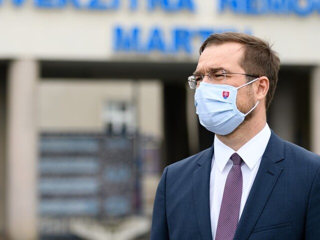 Dovolenkári, pozor. Viaceré krajiny budú na červenom zozname