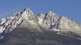 Ak plánujete výlet do Tatier, buďte skutočne opatrní. Vietor tam môže dosiahnuť silu orkánu