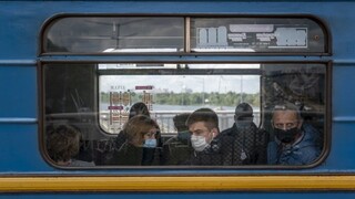 Slováci majú zákaz vstupu, Ukrajina hlási rekordný počet úmrtí