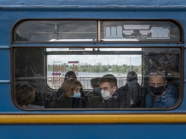 Slováci majú zákaz vstupu, Ukrajina hlási rekordný počet úmrtí