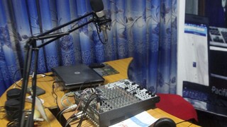 Slovenský rozhlasový redaktor mal pozitívny test na koronavírus