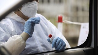 Firmy od zamestnanca môžu žiadať negatívny test na koronavírus