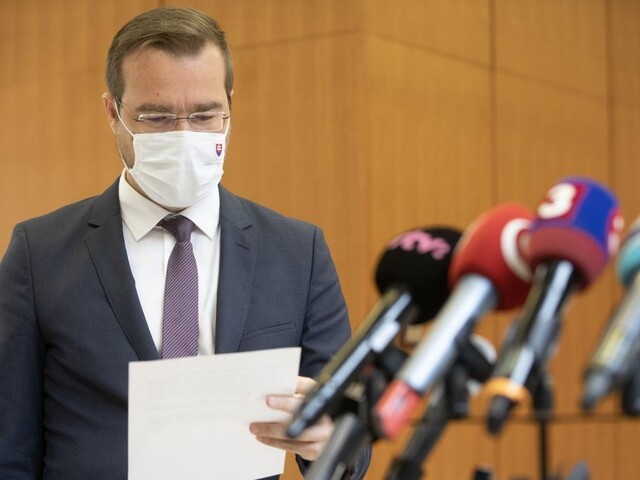 Na webe sú nezmysly a hoaxy. Minister podáva trestné oznámenie