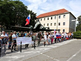 Počas osláv pískali a nadávali. Obrovská hanba, tvrdí šéf múzea