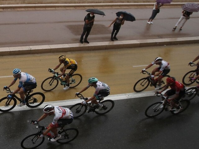 Prvú etapu odloženej Tour vyhral Kristoff, dobre začal aj Sagan