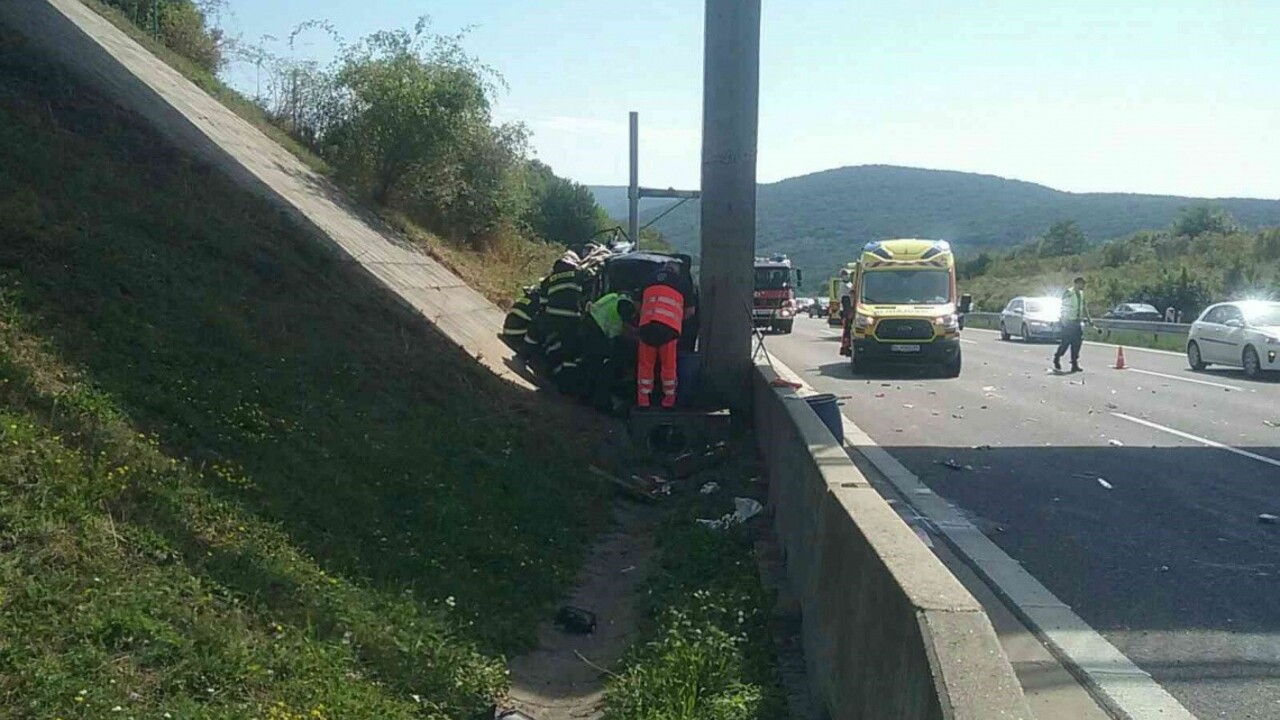 Po tragickej nehode hlásia mŕtveho, auto vyletelo mimo cesty