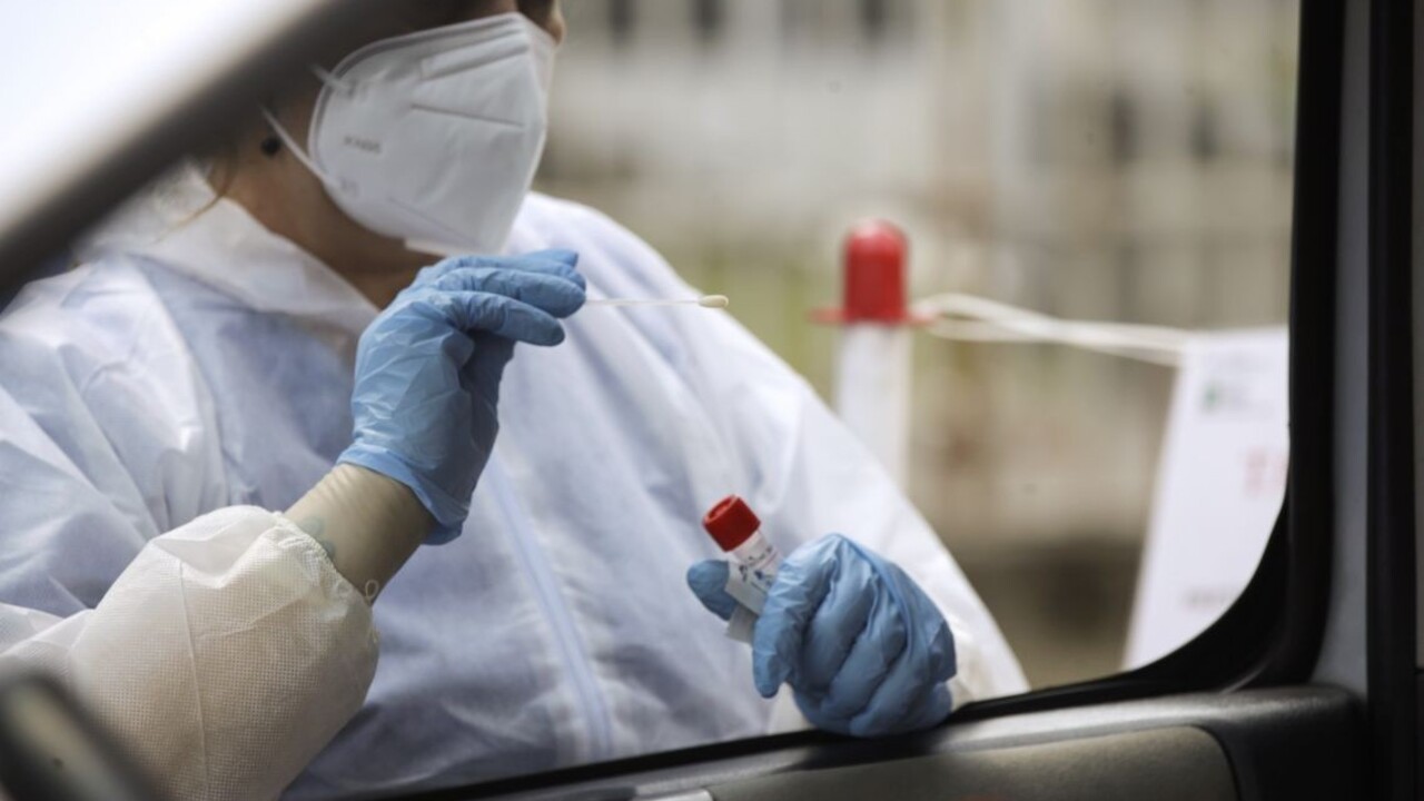 Nakazila sa aj pracovníčka mestského úradu, museli ho zavrieť