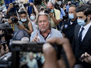 Bývalý poradca Trumpa sa postaví pred súd pre kontroverzný múr