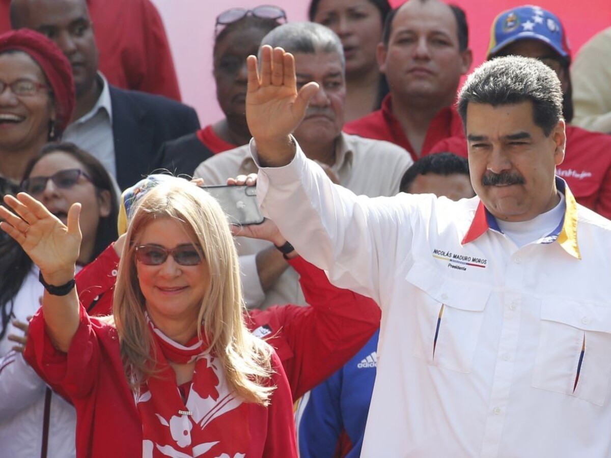Maduro omilostil 100 opozičníkov, je medzi nimi i asistent Guaidóa