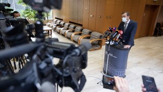 Testujeme správne, tvrdí Krajčí. Hovoril aj o obetiach nákazy