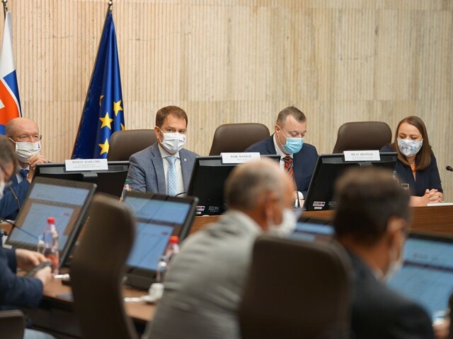 Po konflikte Krajniaka a KOZ idú zrušiť jej monopol v tripartite