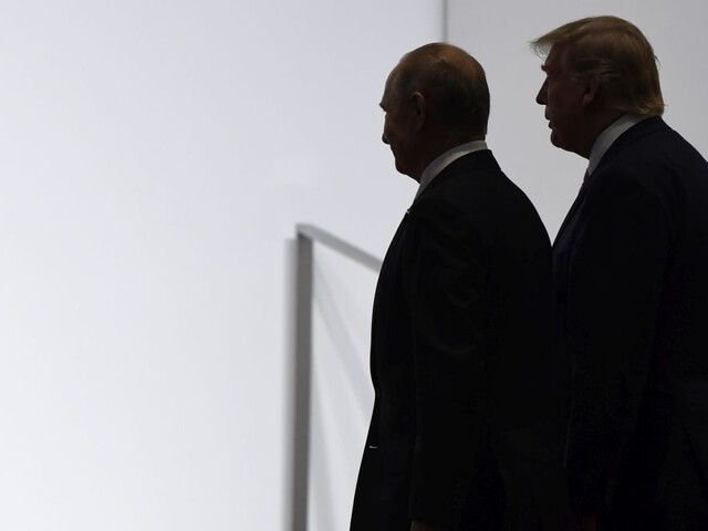 Nechce sa vzoprieť Putinovi, kritizoval Trumpa jeho volebný súper
