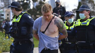 Nesúhlasia s opatreniami. Protestov pribúda po celom svete