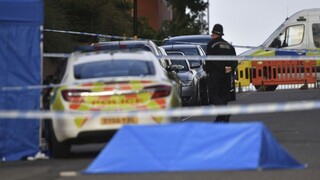 V Birminghame došlo k sérii incidentov, hlásia obeť i zranených