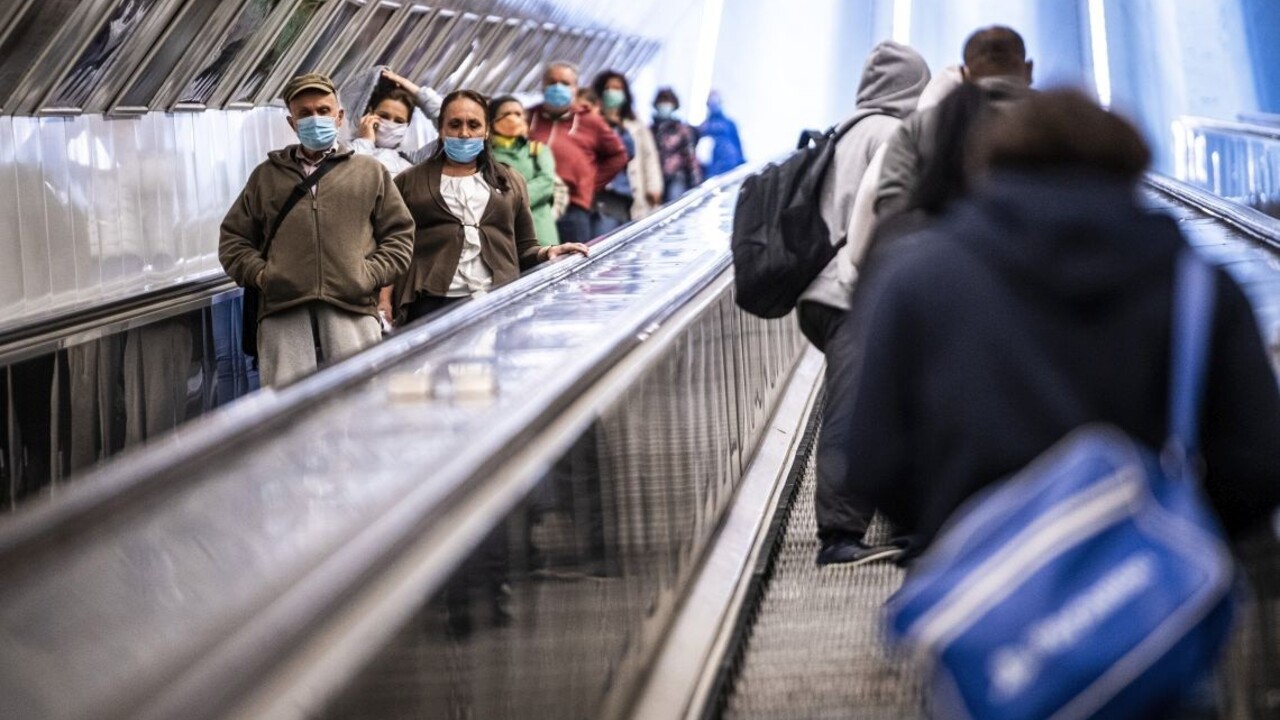 Maďari hlásia rekord. V krajine môže byť i stotisíc nakazených