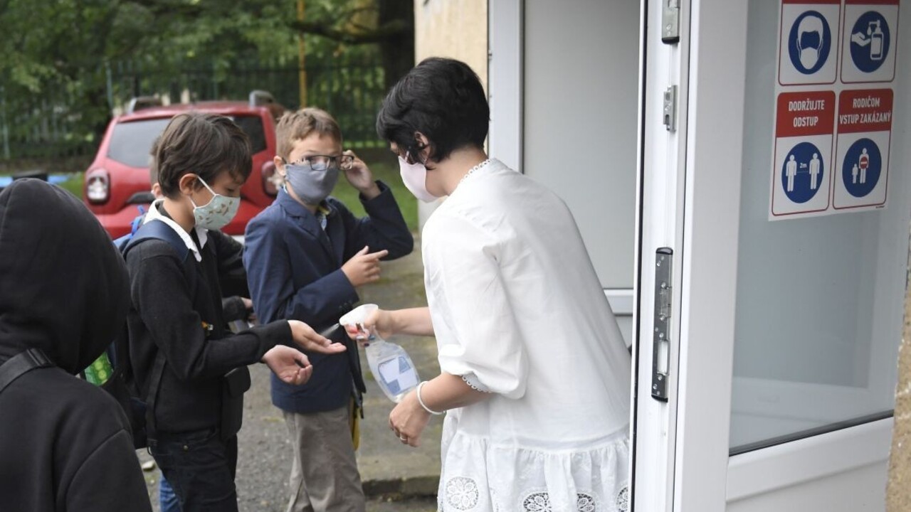 Učiteľka sa nakazila, jej trieda na základnej škole je v karanténe