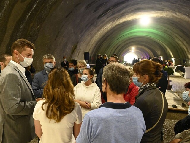 Železničný tunel Milochov prerazili aj napriek meškaniu