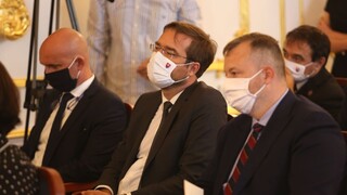 V karanténe je ďalší minister, vraj ide o preventívny krok