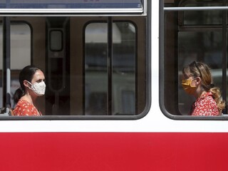 Budapešť sprísňuje, za cestovanie v MHD bez rúška hrozí pokuta