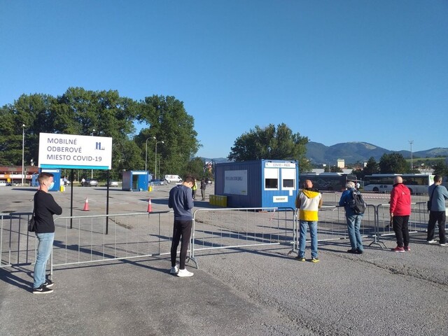 Kotleba sa otestoval na Covid-19 v novom veľkom stredisku