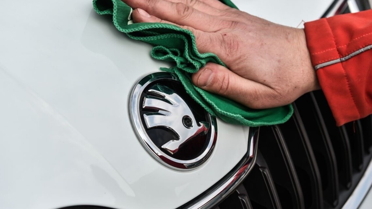 ŠKODA si na Slovensku drží pozíciu lídra. Každé piate predané auto má na kapote okrídlený šíp