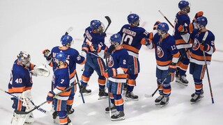 NHL: Islanders sa vrátili do hry, Černák si pripísal asistenciu