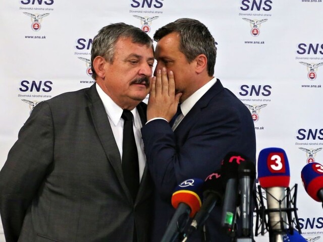 SNS si volí nového šéfa, súboj o predsedu zvedú Danko s Hrnkom