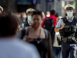Po testoch do barov. Premiér žiada dôsledky pre superšíriteľku