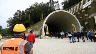 Obyvatelia Milochova sú nespokojní, pre tunel prídu o zastávku