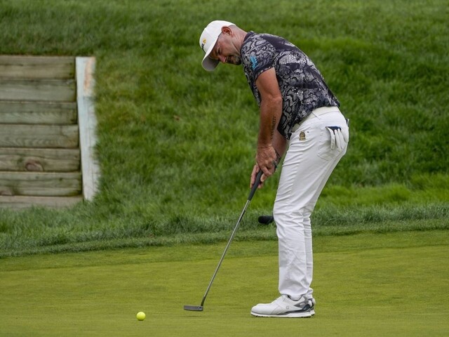 Sabbatini na US Open prešiel cutom, v čele poradia je domáci Reed