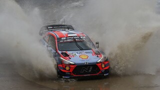 Tanäkovi sa rozplýva šanca na titul, v Turecku musel odstúpiť