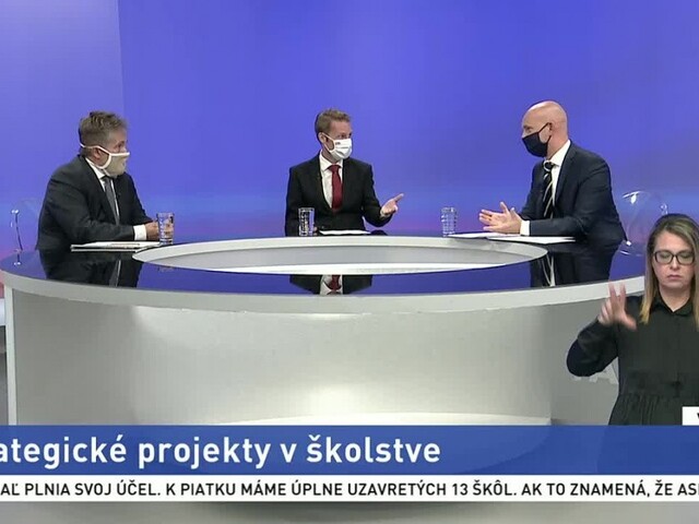Minister by chcel rúška naďalej, za ich nosenie je aj Petrák