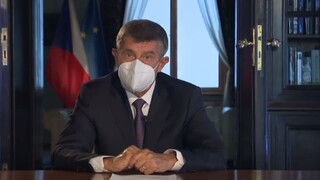 Český premiér si priznal chybu. Občanov vyzval na nosenie rúšok